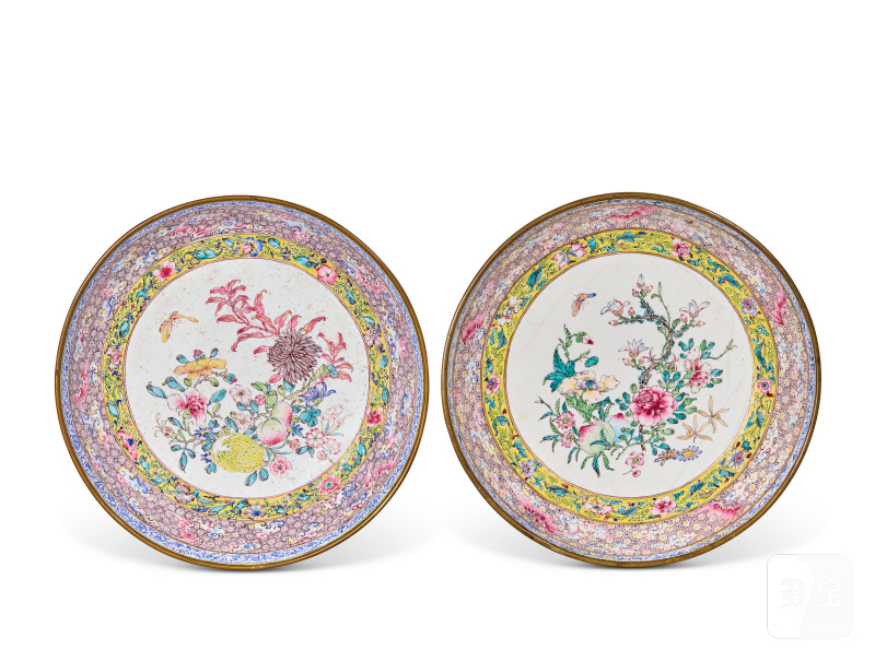 清乾隆 銅胎畫琺琅花卉紋盤 一組兩件  CHINA, QING DYNASTY, QIANLONG PERIOD (1736-1795)
